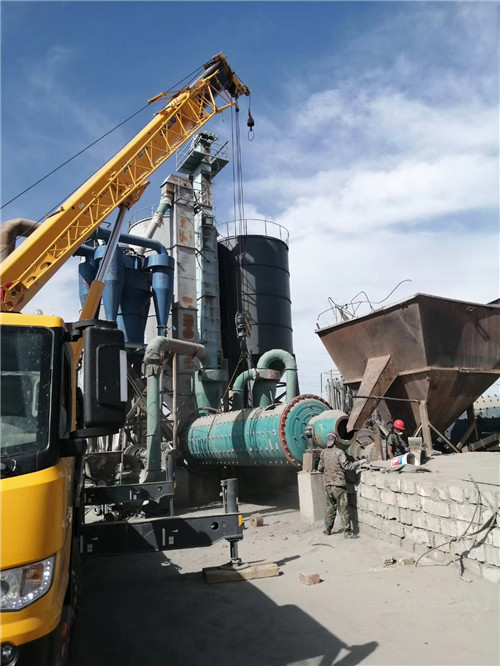 本溪设备搬运等各类工程项目中，吊车起着关键作用