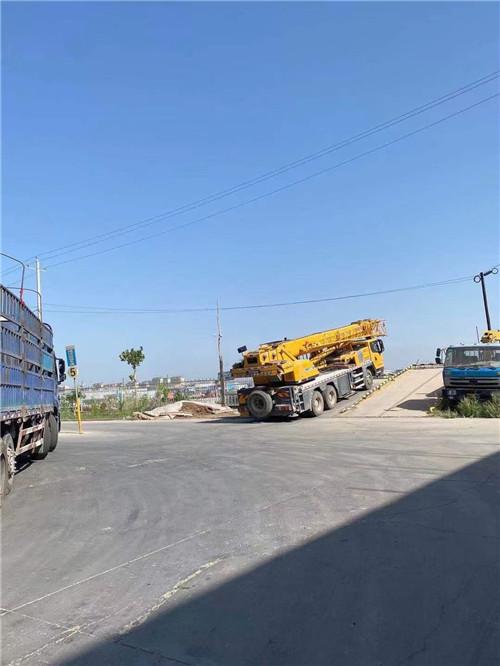 本溪25吨吊车的租赁价格大概是多少？